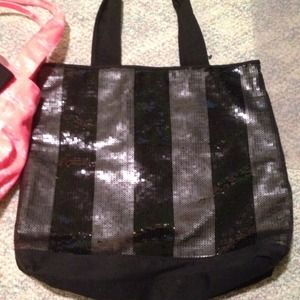 Oh hold divagirl25 BUNDLE VS Sequin tote