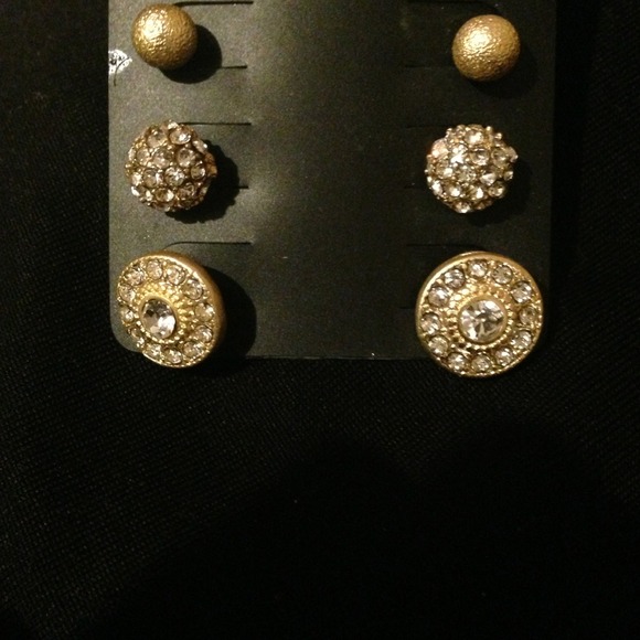 ♡SOLD♡Three Pack of Variety of Earrings