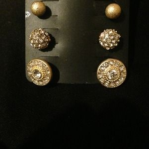 ♡SOLD♡Three Pack of Variety of Earrings