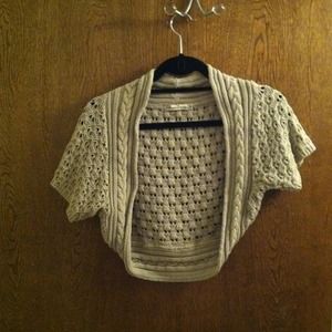💰sold in bundle💰 American Rag cropped bolero.