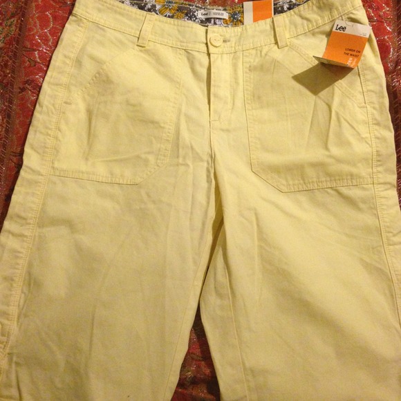 Lee's Dandelion Colored Capri's - Picture 1 of 4