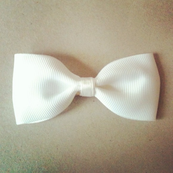Simply white bow