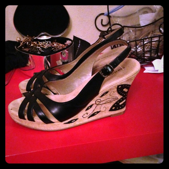 Madden girl flirty black wedge