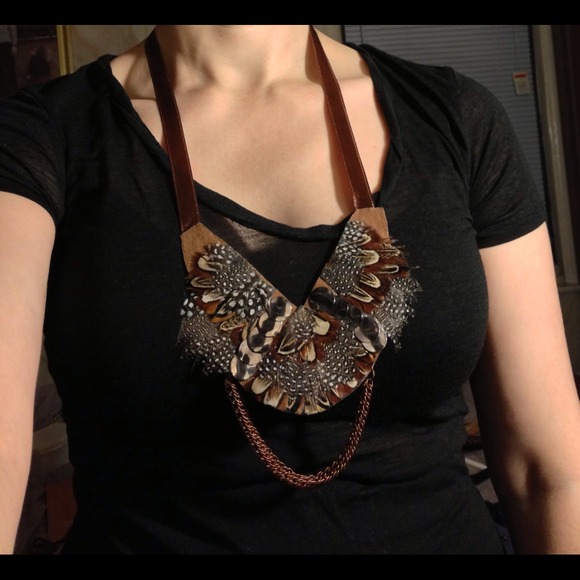 Handmade bib necklace - Picture 2 of 4