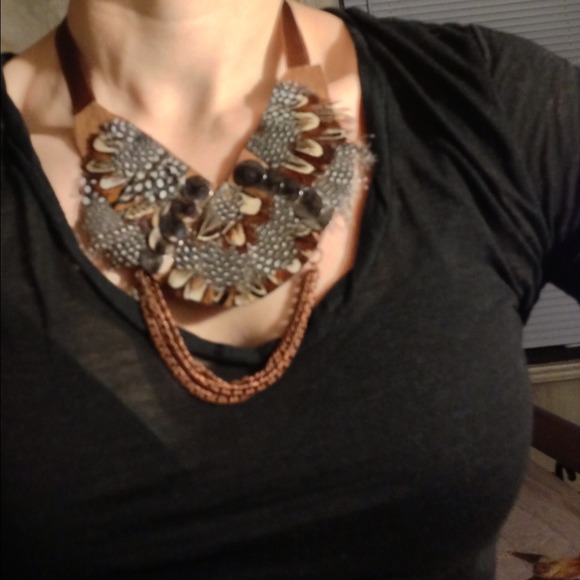Handmade bib necklace - Picture 3 of 4
