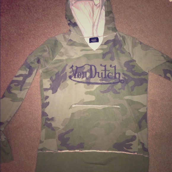 Von Dutch pull over hoodie!