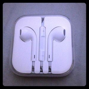 ***SOLD***Apple Earpods w/ Remote and Mic