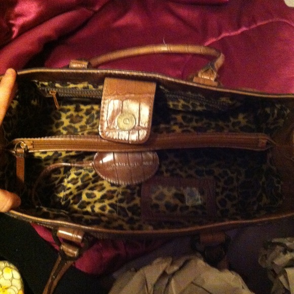 Brown Nine West purse. - Picture 3 of 4