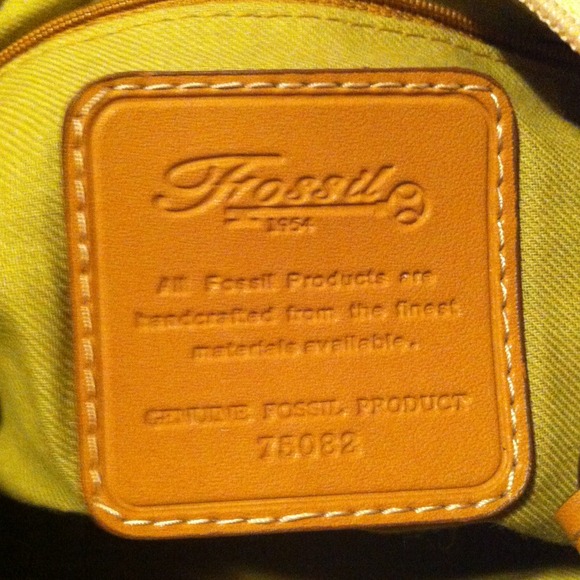 Floral printed Fossil purse. - Picture 3 of 4