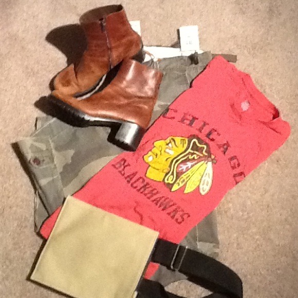 Guess leather ankle boots with lug sole - Picture 3 of 4