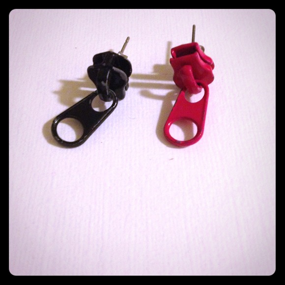 Earrings - Picture 1 of 1