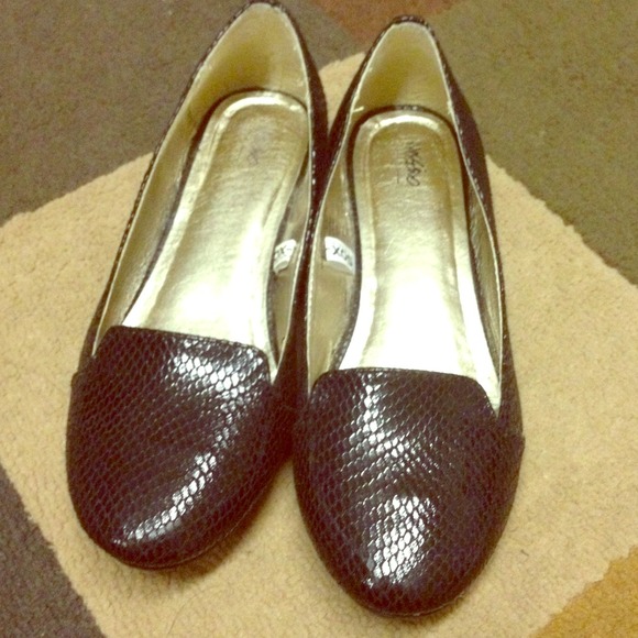 Black patent flats. 6