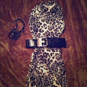 On sale Animal print sleeveless dress with belt.