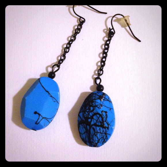 Earrings - Picture 1 of 1