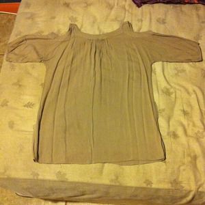 ✴️️️DONATED✴️Olive Green/Brown blouse