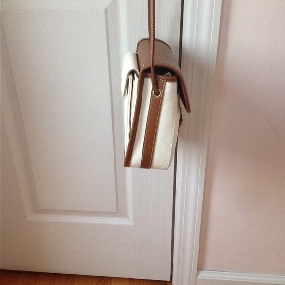 Brand new Liz Claiborne over the shoulder bag - Picture 3 of 4