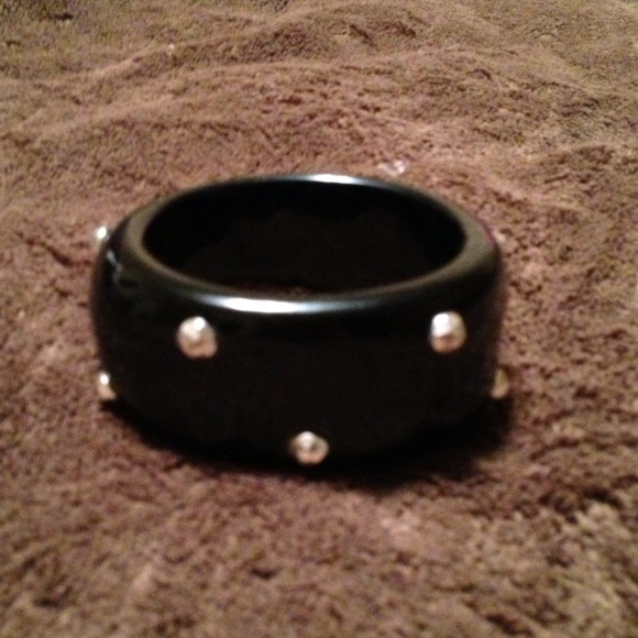 Bracelet - Picture 1 of 2
