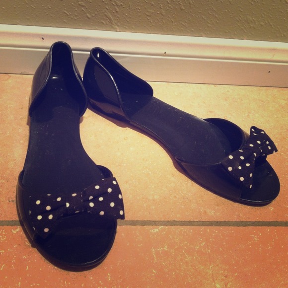 Open toes black flats with bows!