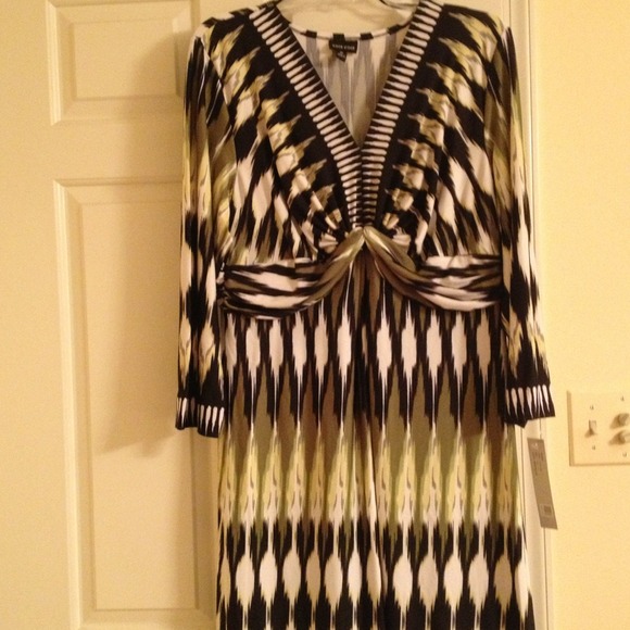 Vior white & yellow graphic twist dress