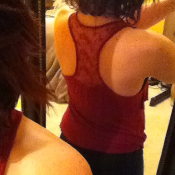 Red ruffle & mesh tank - Picture 3 of 4