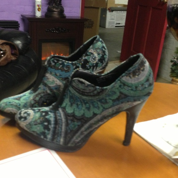 Boot - Picture 3 of 3