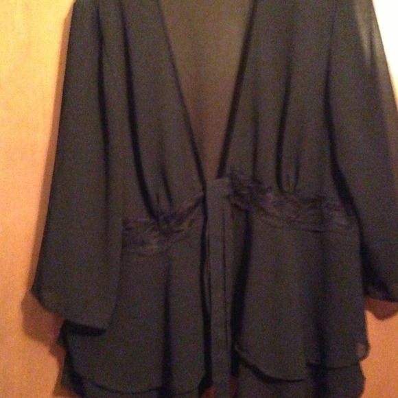 Blouse - Picture 2 of 2