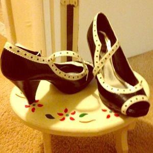 Dancing divas comfortable