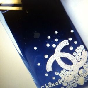 😍Multiple styles in Chanel iPhone cases😍