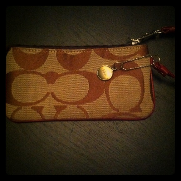 🎈SUPER REDUCED!🎈Authentic Coach wristlet