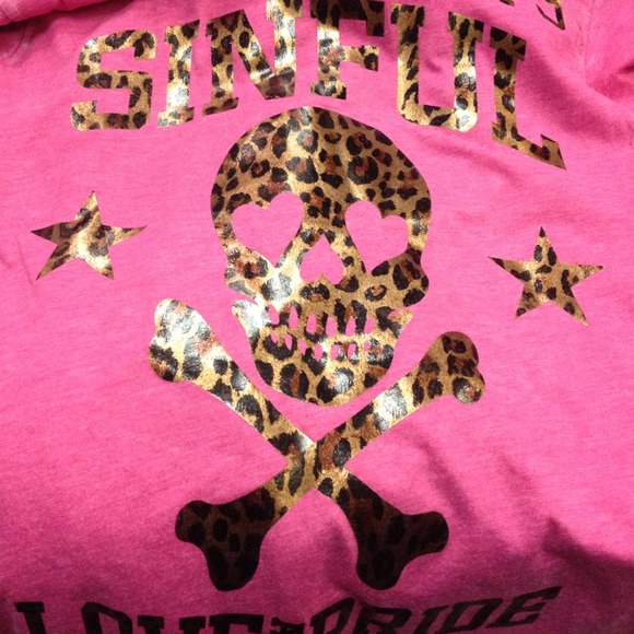 T shirt from buckle