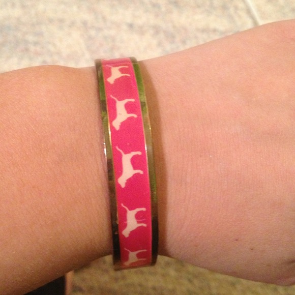 VS PINK BANGLE/puma hat