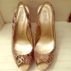 **Reduced** Gorgeous snakeskin slingback pumps