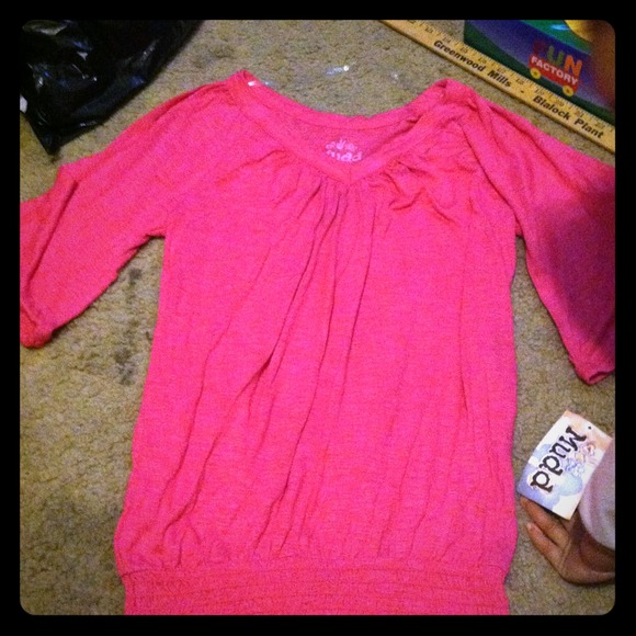 ---->TRADED---->Quarter sleeve pink shirt