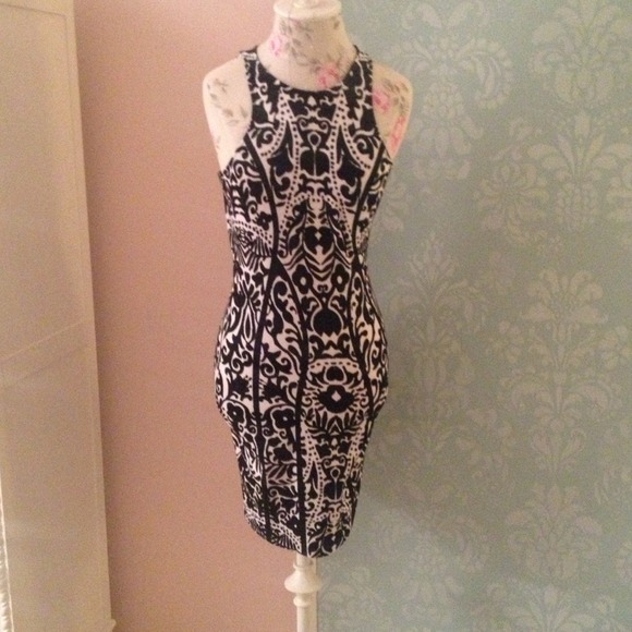 H&M Dresses & Skirts - Brand new Printed Dress!!