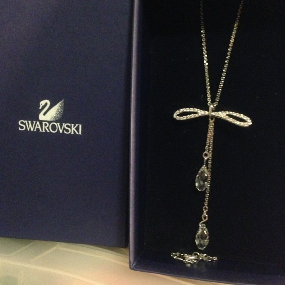 🎉Swarovski Ribbon Tear Drop Necklace - Picture 1 of 2