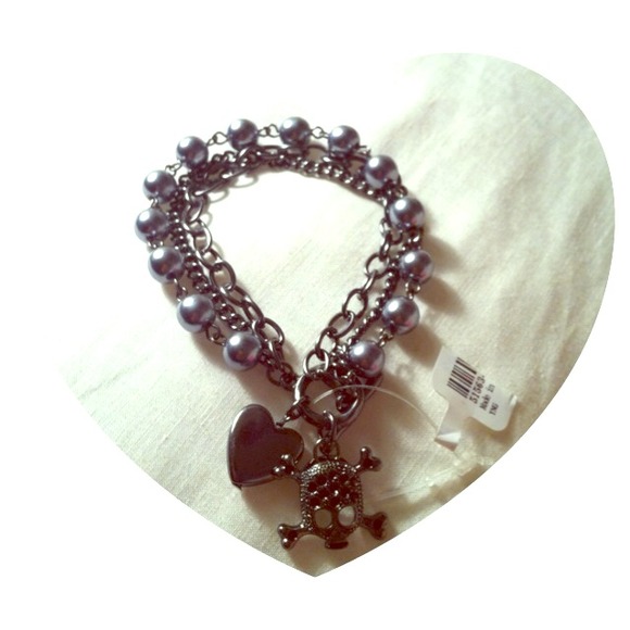 ❌SOLD❌Gray skull bracelet - Picture 1 of 2