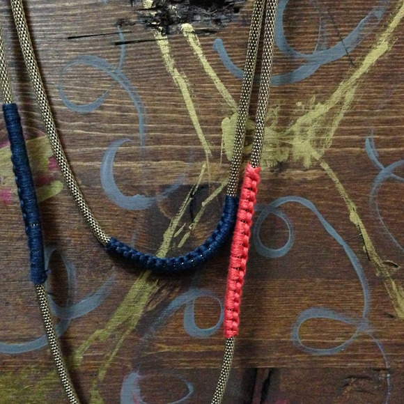 Threaded necklace - Picture 3 of 3