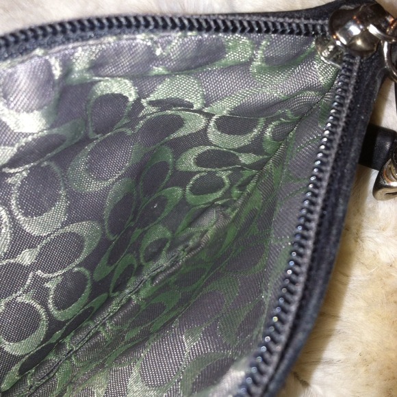 Authentic Coach Wristlet Leather - Picture 4 of 4