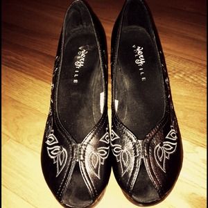 Very Volatile Black Leather/Wood Wedges