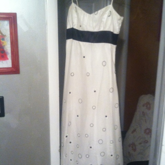 5/6 White & Black Prom Dress
