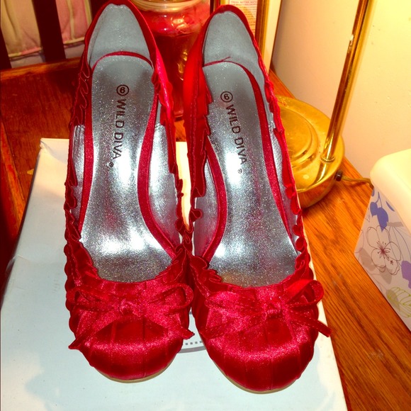 Reduced ✅✅✅Wild diva Red heels