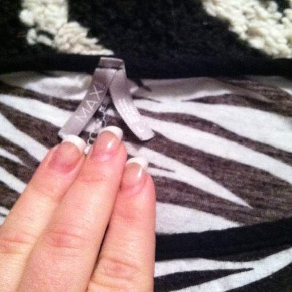 Zebra shirt  Miley Cyrus Walmart brand - Picture 3 of 3