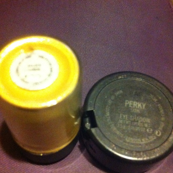 Mac cosmetics - Picture 3 of 4
