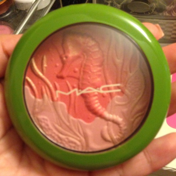 MAC Limited Edition Marine Life blush/highlighter