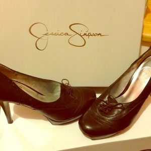 Jessica Simpson heels