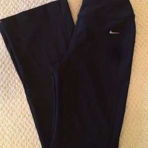 HOLD:Nike Modern Fit Size 4-6 Petite Workout Pants