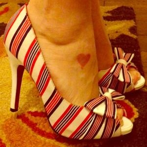 Red white and blue little bow peep toes