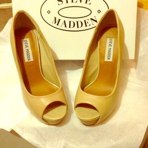 Limited edition Steve Madden heel!