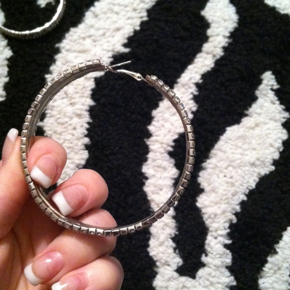 Hoops - Picture 3 of 4