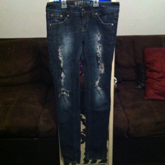 Traded hydraulic   size 5 distressed skinny jeans